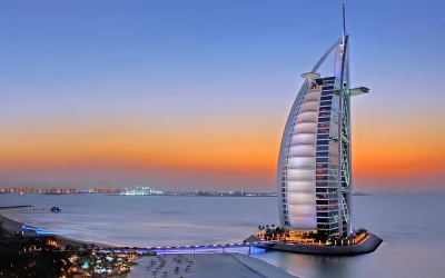 Burj al Arab (Парус) — самый самый известный отель Дубая