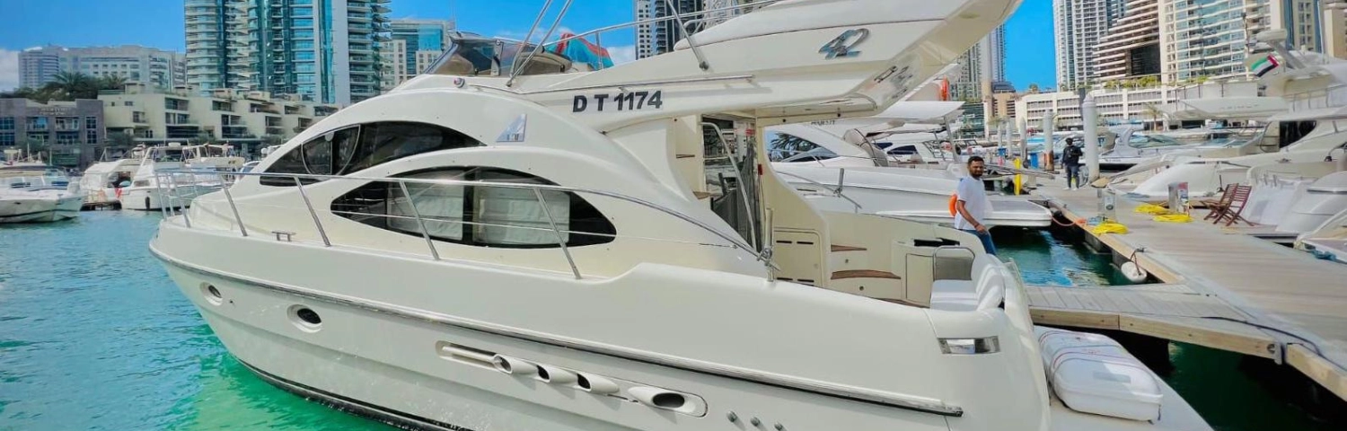 Яхта Azimut 42 Mia