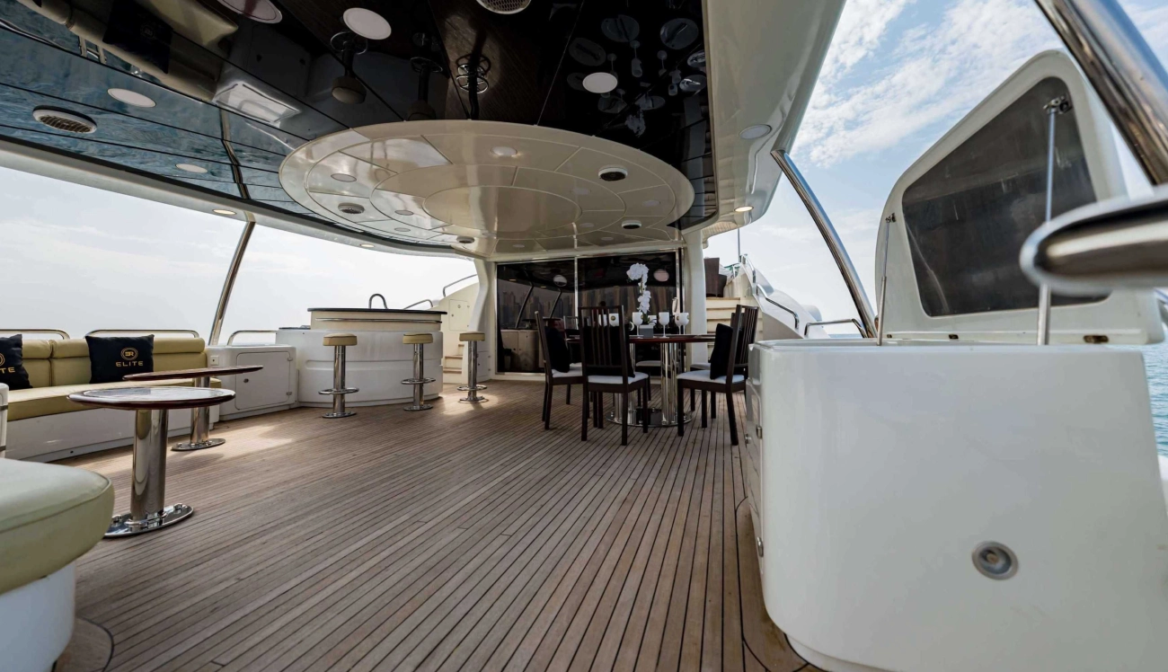 Яхта Benetti Tripple Deck 125