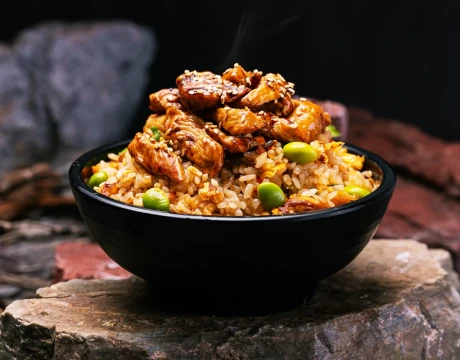 Жареный рис с курицей