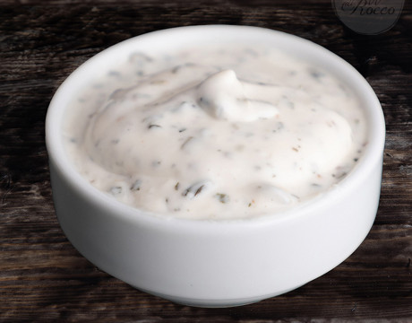 Чесночный соус с травами