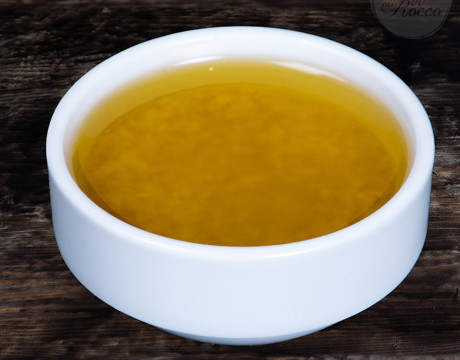Соус с запеченным чесноком и оливковым маслом